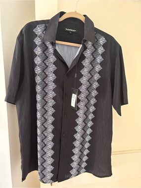 Bassiri Men's Black Short-Sleeve Button-Down Shirt with Zigzag Panel size L